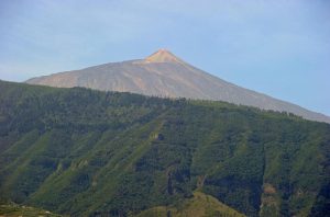 hotel puerto cruz con balcón y vistas al Teide